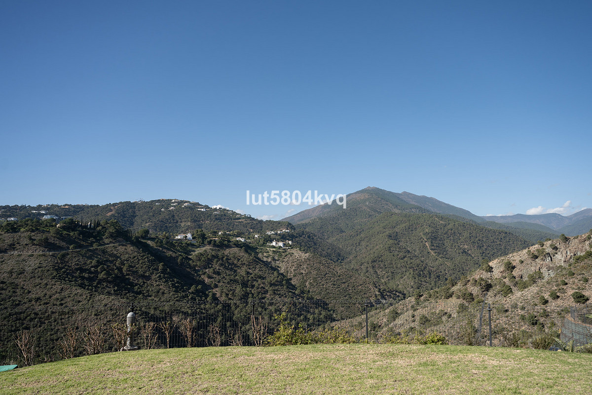 3 Bedroom Apartment for Sale in Benahavís — 7