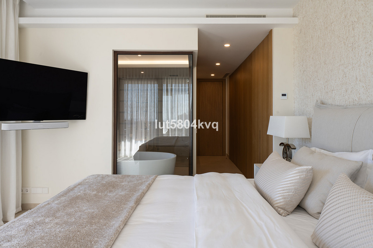 3 Bedroom Apartment for Sale in Benahavís — 8