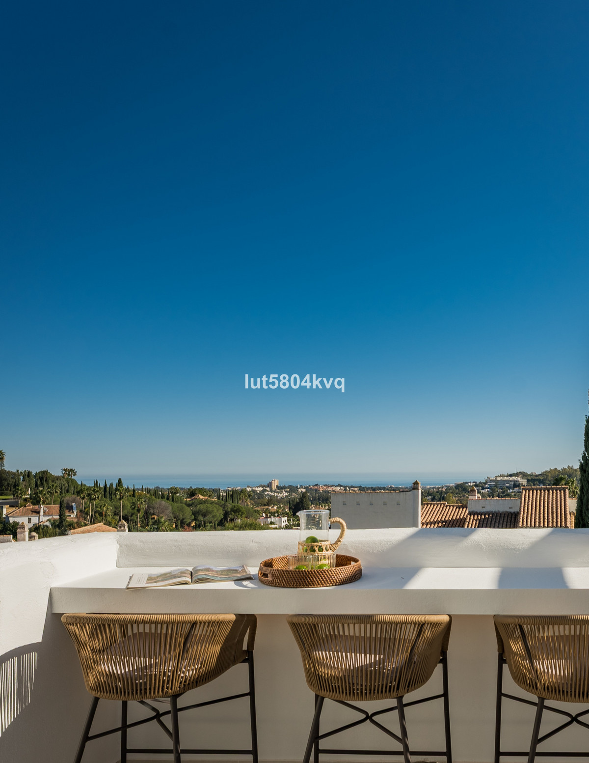 3 Bedroom Apartment for Sale in Nueva Andalucía — 8