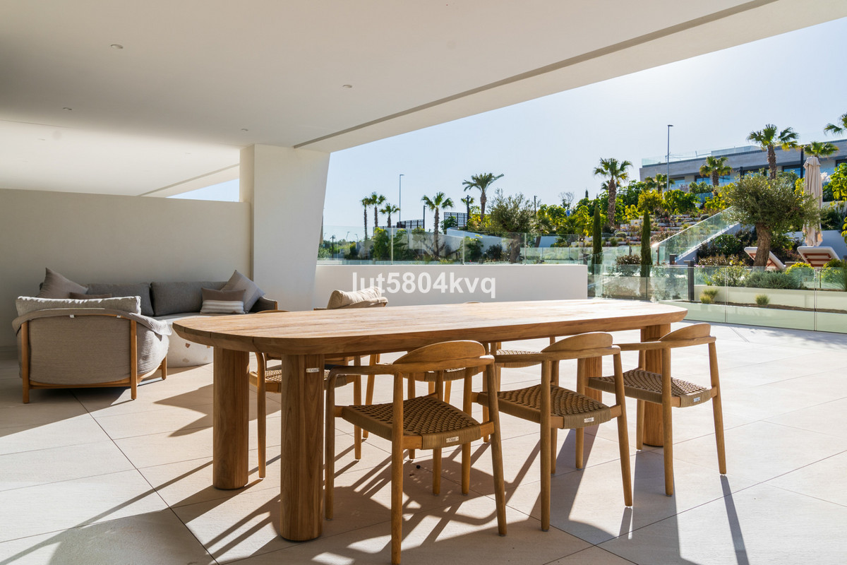 4 Bedroom Apartment for Sale in The Golden Mile — 8