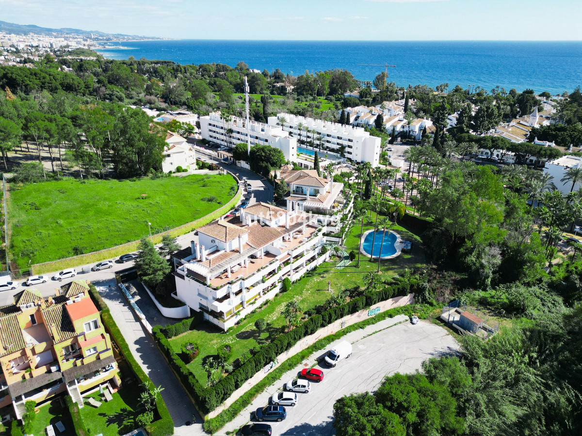 3 Bedroom Apartment for Sale in The Golden Mile — 4