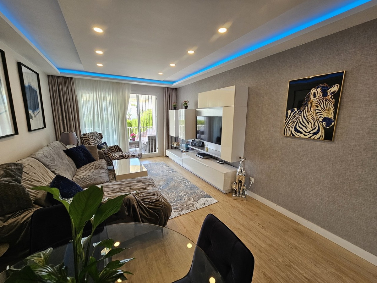 2 Bedroom Apartment for Sale in El Paraiso — view 10