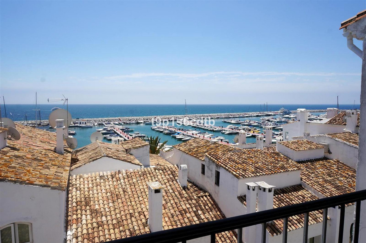 3 Bedroom Apartment for Sale in Puerto Banús