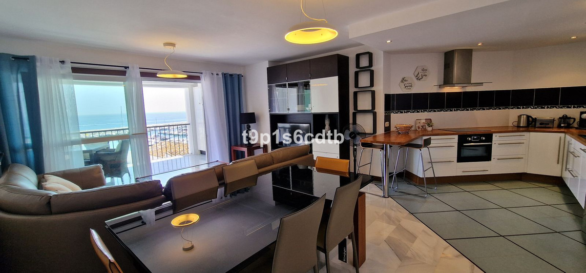 3 Bedroom Apartment for Sale in Puerto Banús — 8