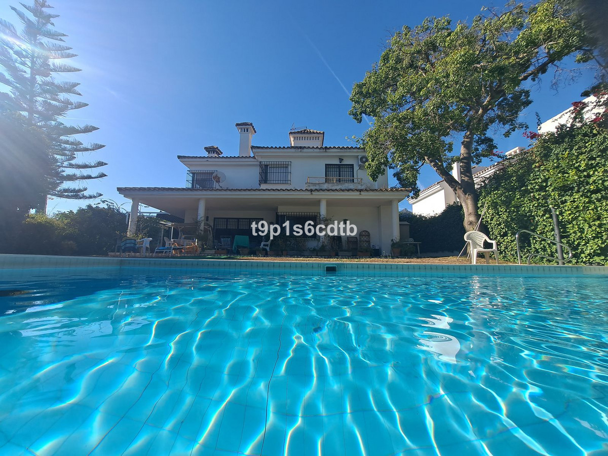 5 Bedroom Villa for Sale in Marbella