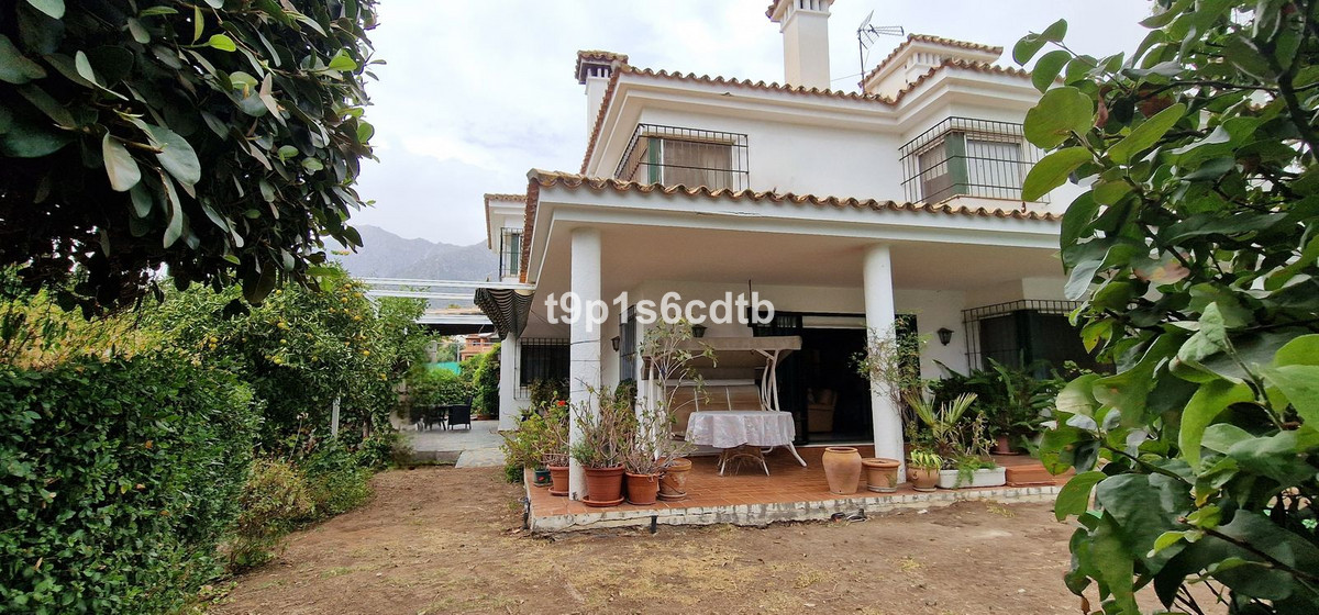 5 Bedroom Villa for Sale in Marbella — 3