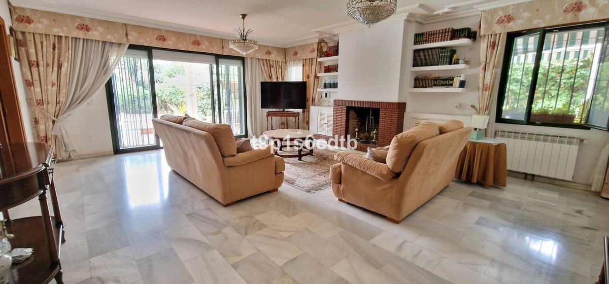 5 Bedroom Villa for Sale in Marbella — 7