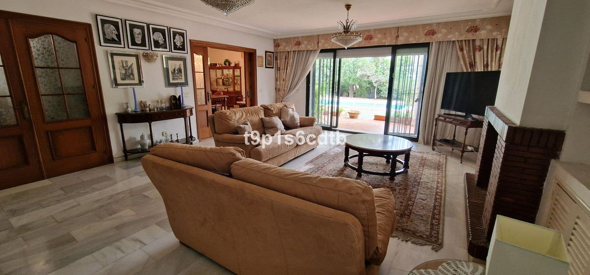 5 Bedroom Villa for Sale in Marbella — 9