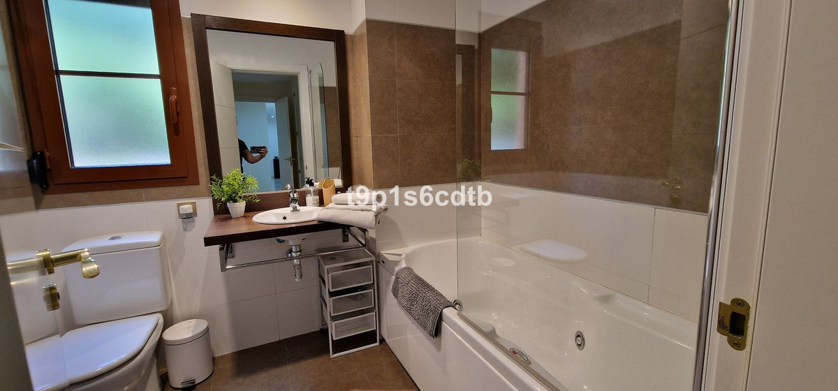 3 Bedroom Apartment for Sale in Benahavís — 6