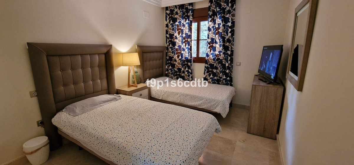 3 Bedroom Apartment for Sale in Benahavís — 8