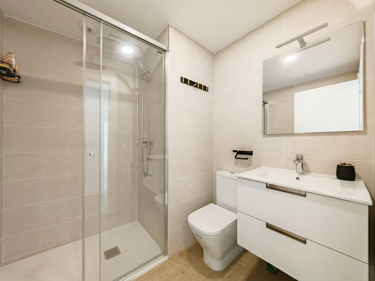 2 Bedroom Apartment for Sale in Estepona — 9