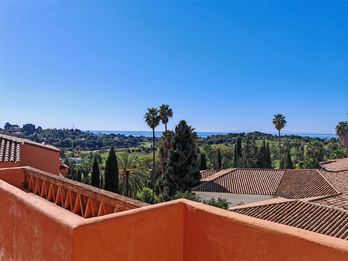 3 Bedroom Apartment for Sale in Benahavís