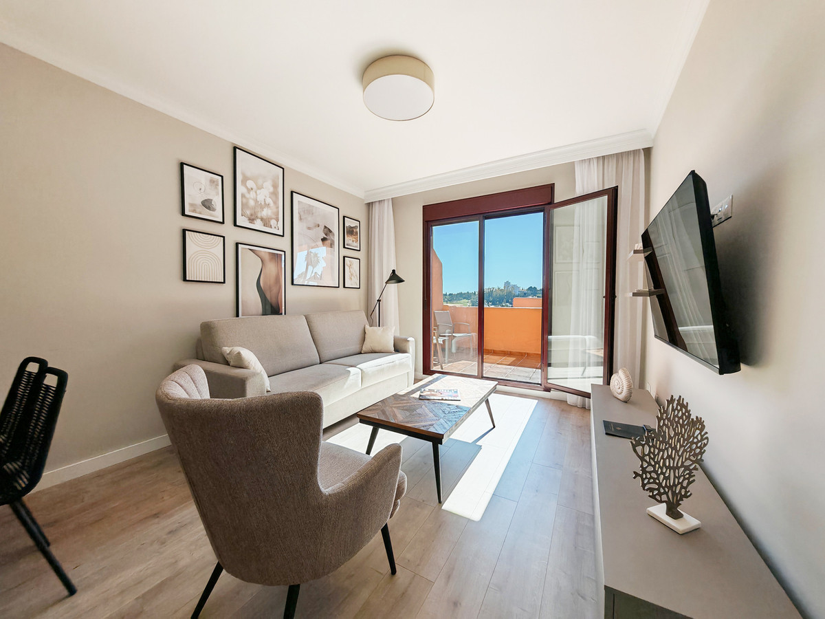 3 Bedroom Apartment for Sale in Benahavís — 3
