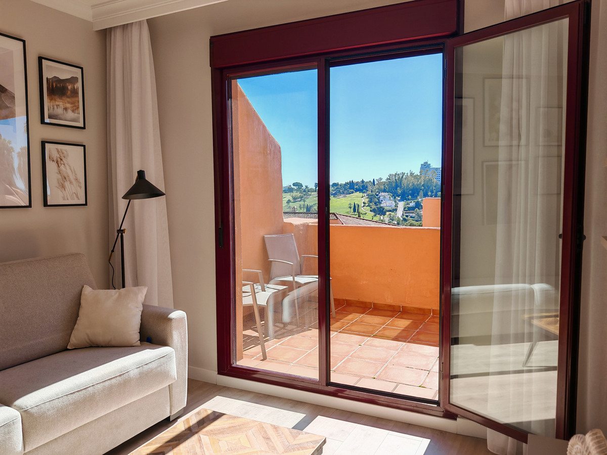 3 Bedroom Apartment for Sale in Benahavís — 4
