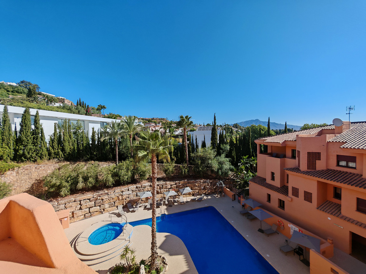 2 Bedroom Apartment for Sale in Benahavís