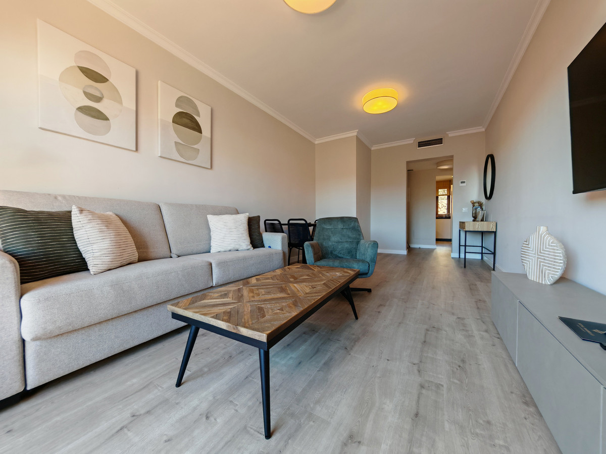 2 Bedroom Apartment for Sale in Benahavís — 4