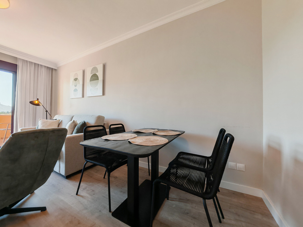 2 Bedroom Apartment for Sale in Benahavís — 5