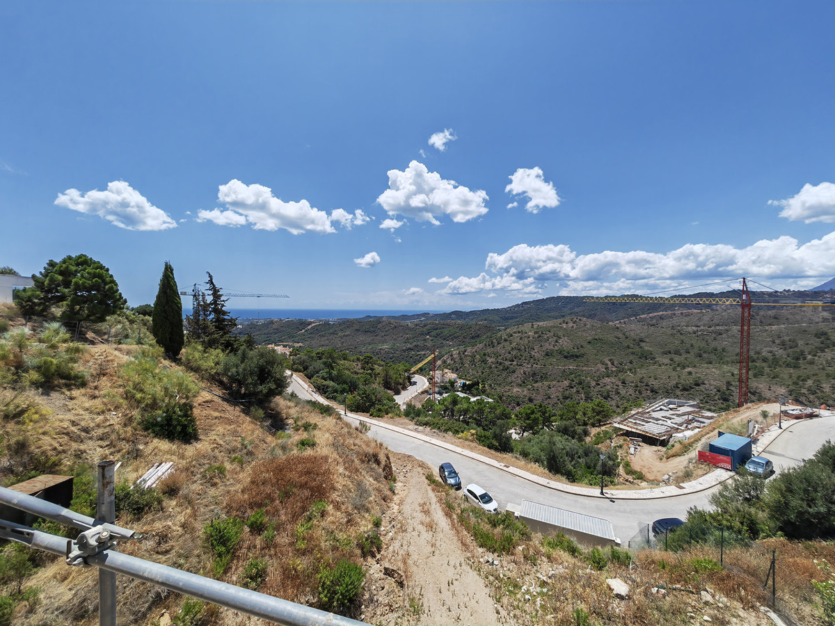 Plot for Sale in Benahavís