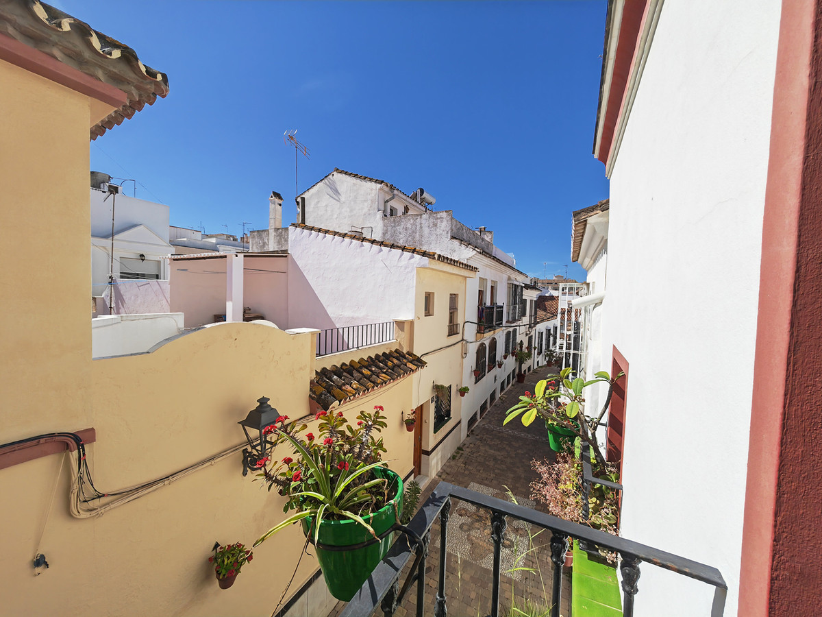 5 Bedroom Villa for Sale in Estepona — 8