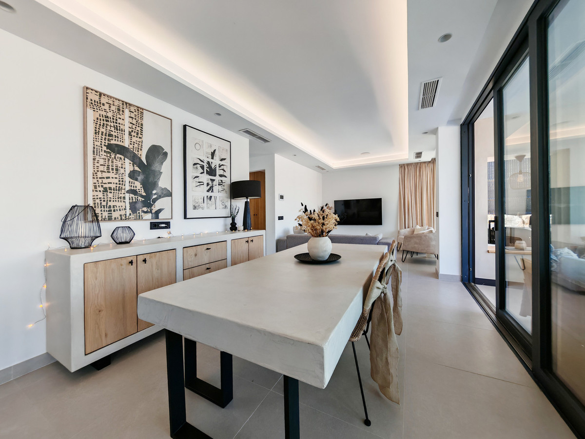 4 Bedroom Villa for Sale in Estepona — 4