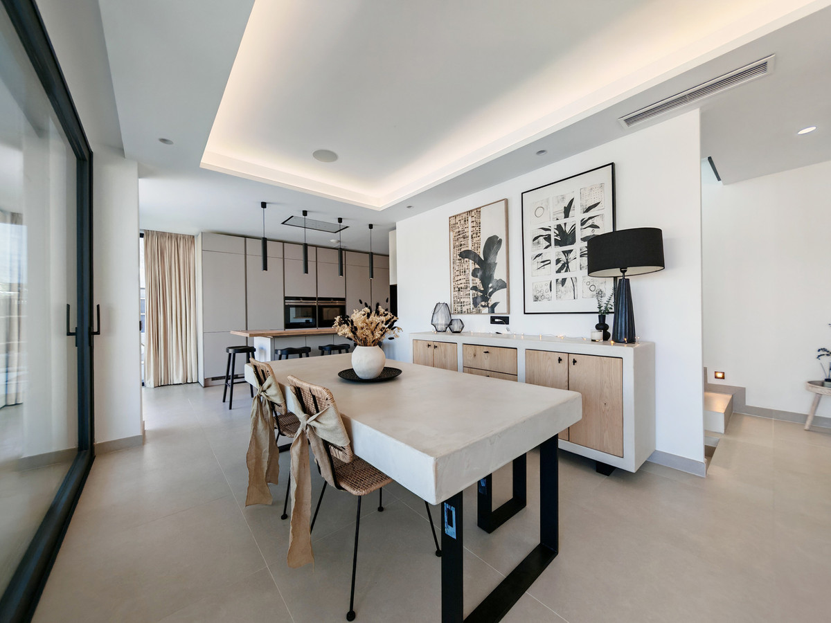 4 Bedroom Villa for Sale in Estepona — 9