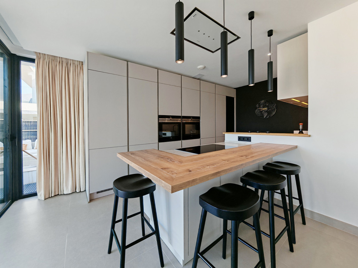 4 Bedroom Villa for Sale in Estepona — view 10