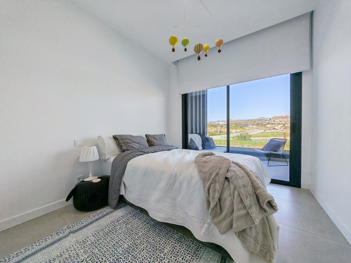 3 Bedroom Villa for Sale in Estepona — 7