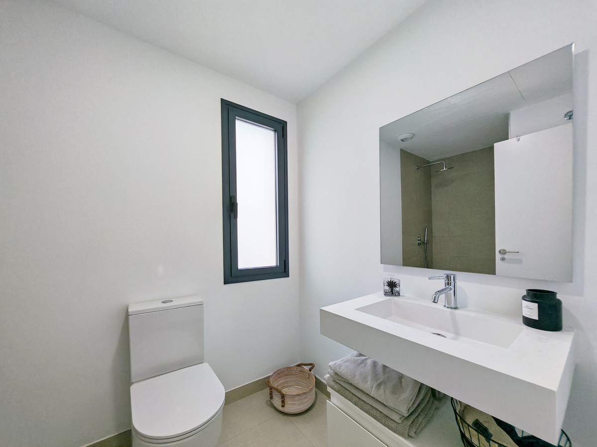 3 Bedroom Villa for Sale in Estepona — 9