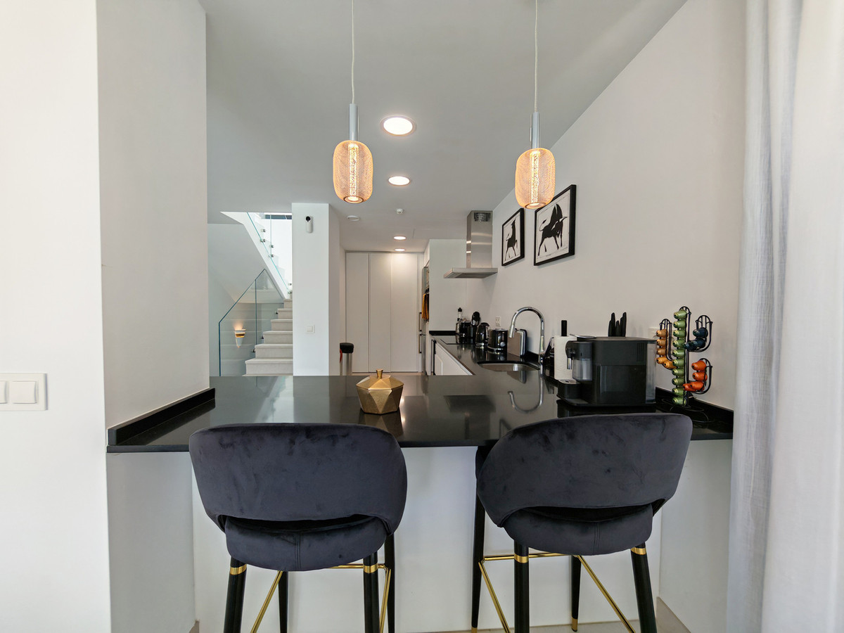 5 Bedroom Villa for Sale in Estepona — 5