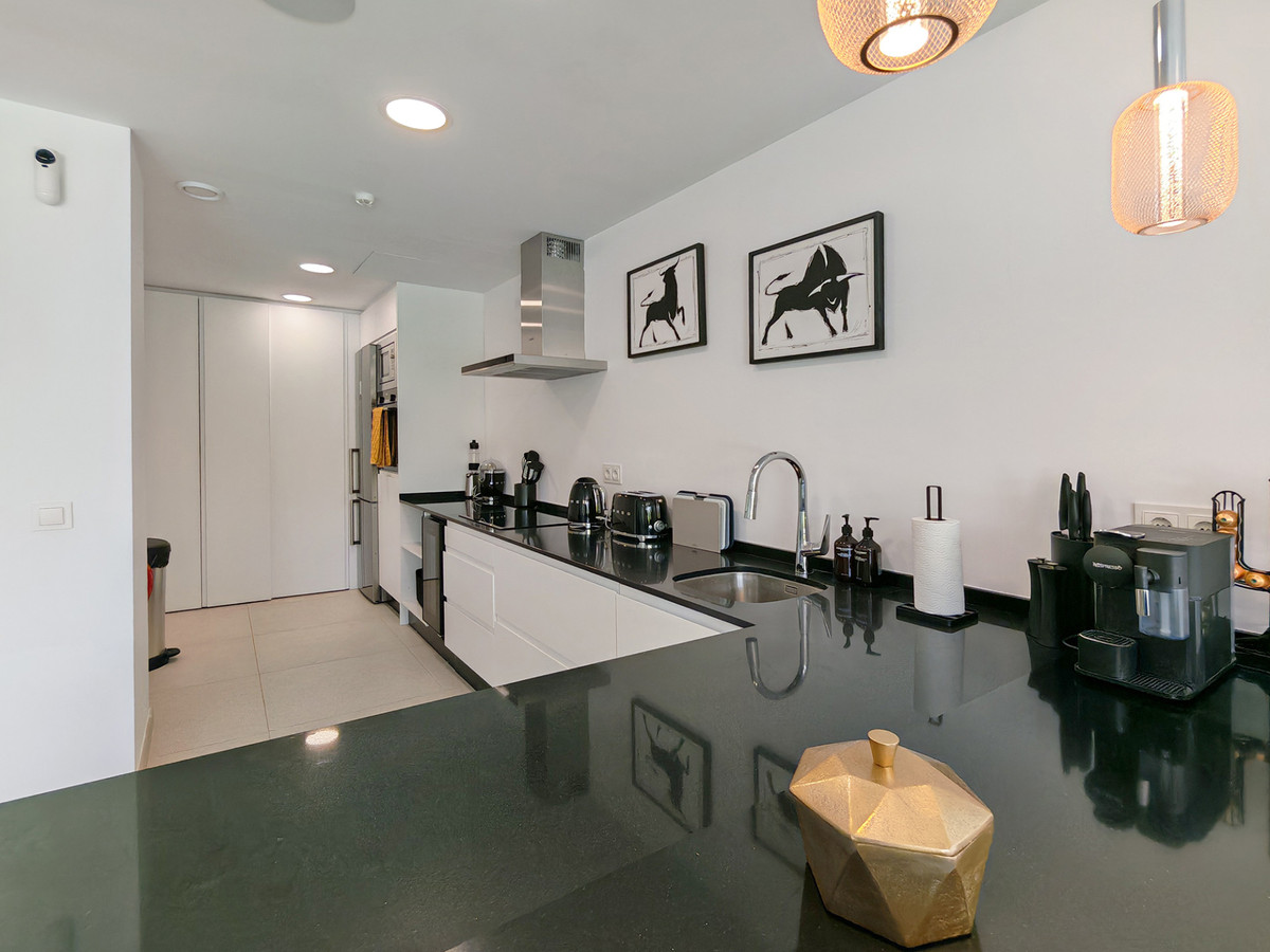 5 Bedroom Villa for Sale in Estepona — 7