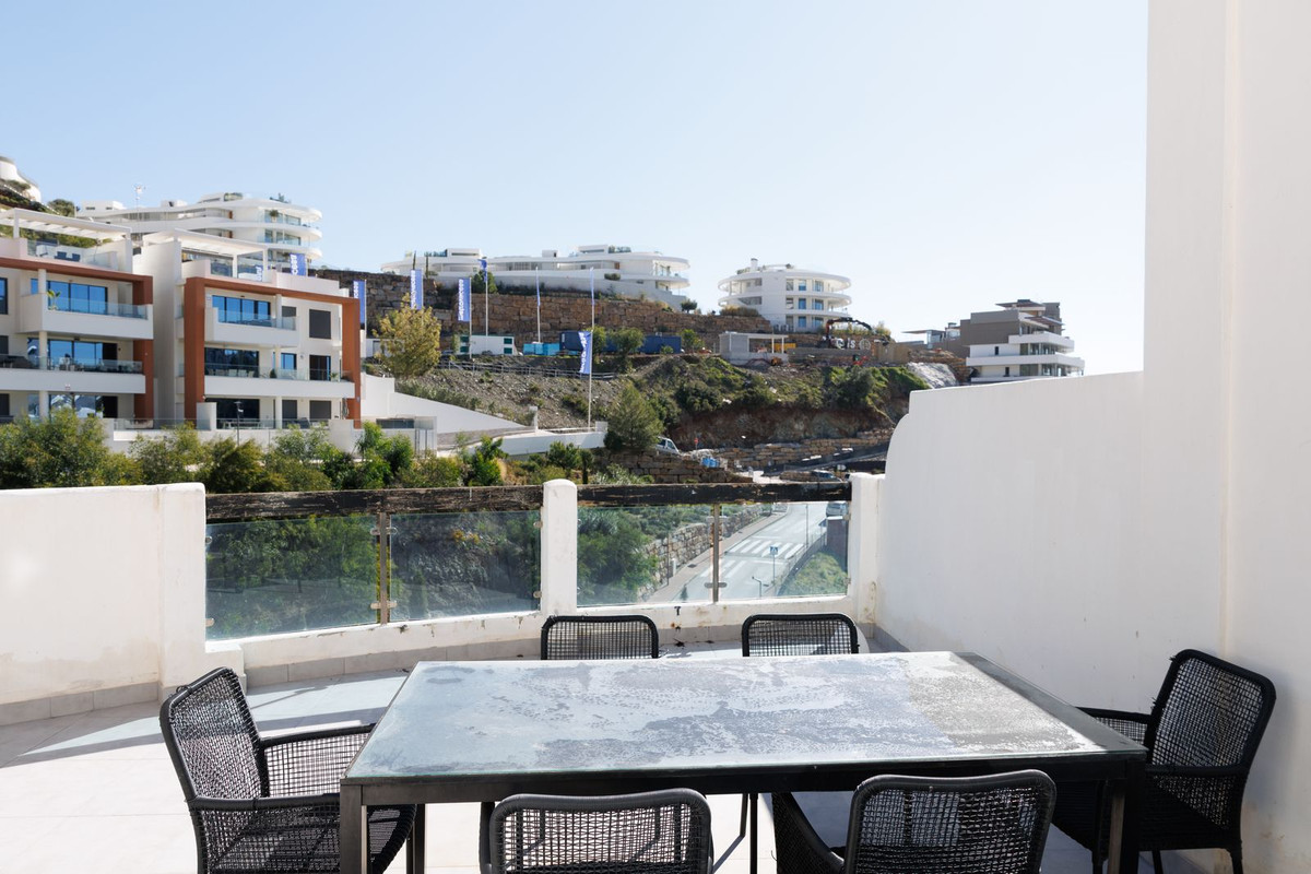 2 Bedroom Apartment for Sale in Benahavís — view 10