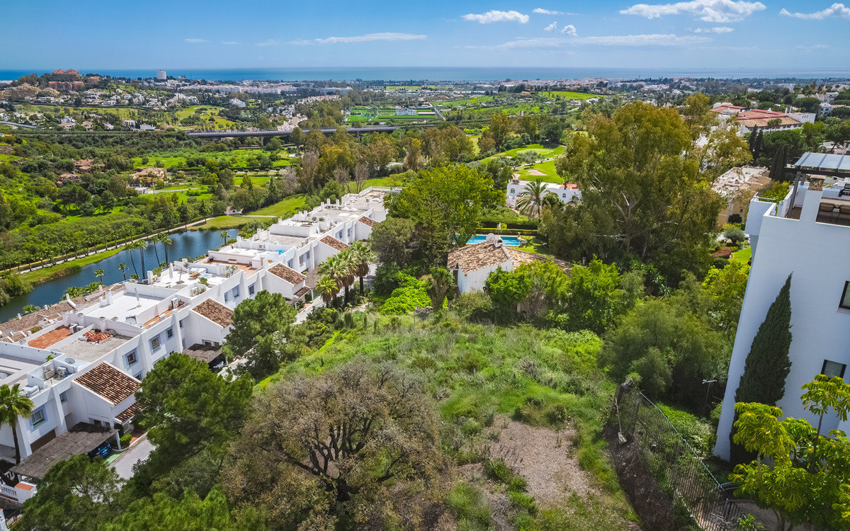 Plot for Sale in Benahavís