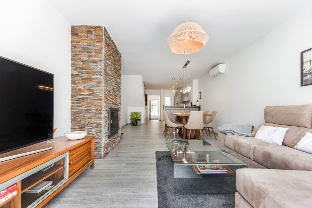 2 Bedroom Villa for Sale in Nueva Andalucía — 4
