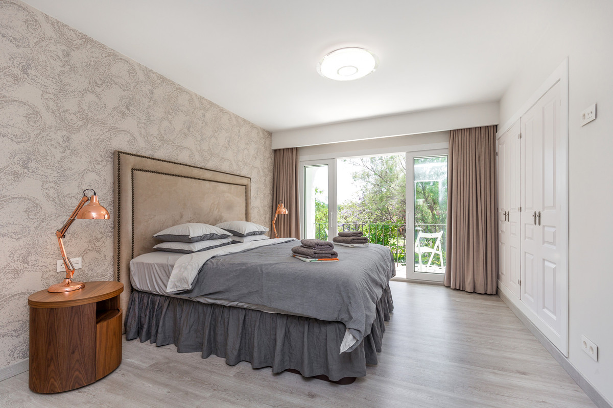 2 Bedroom Villa for Sale in Nueva Andalucía — 5