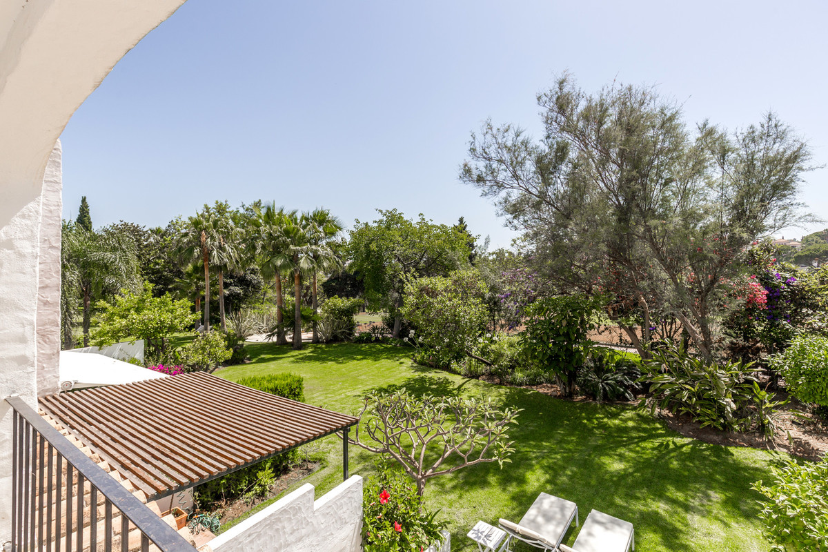 2 Bedroom Villa for Sale in Nueva Andalucía — 7