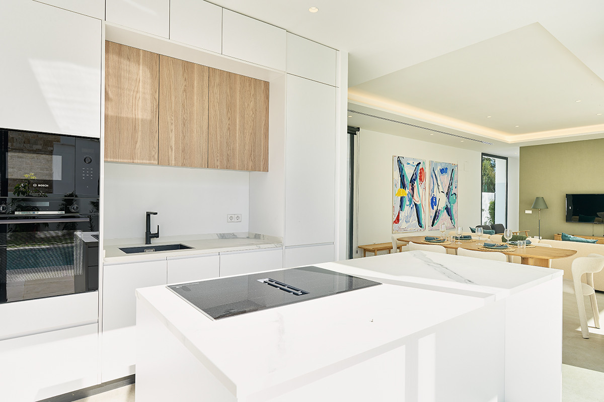 4 Bedroom Villa for Sale in Estepona — 4