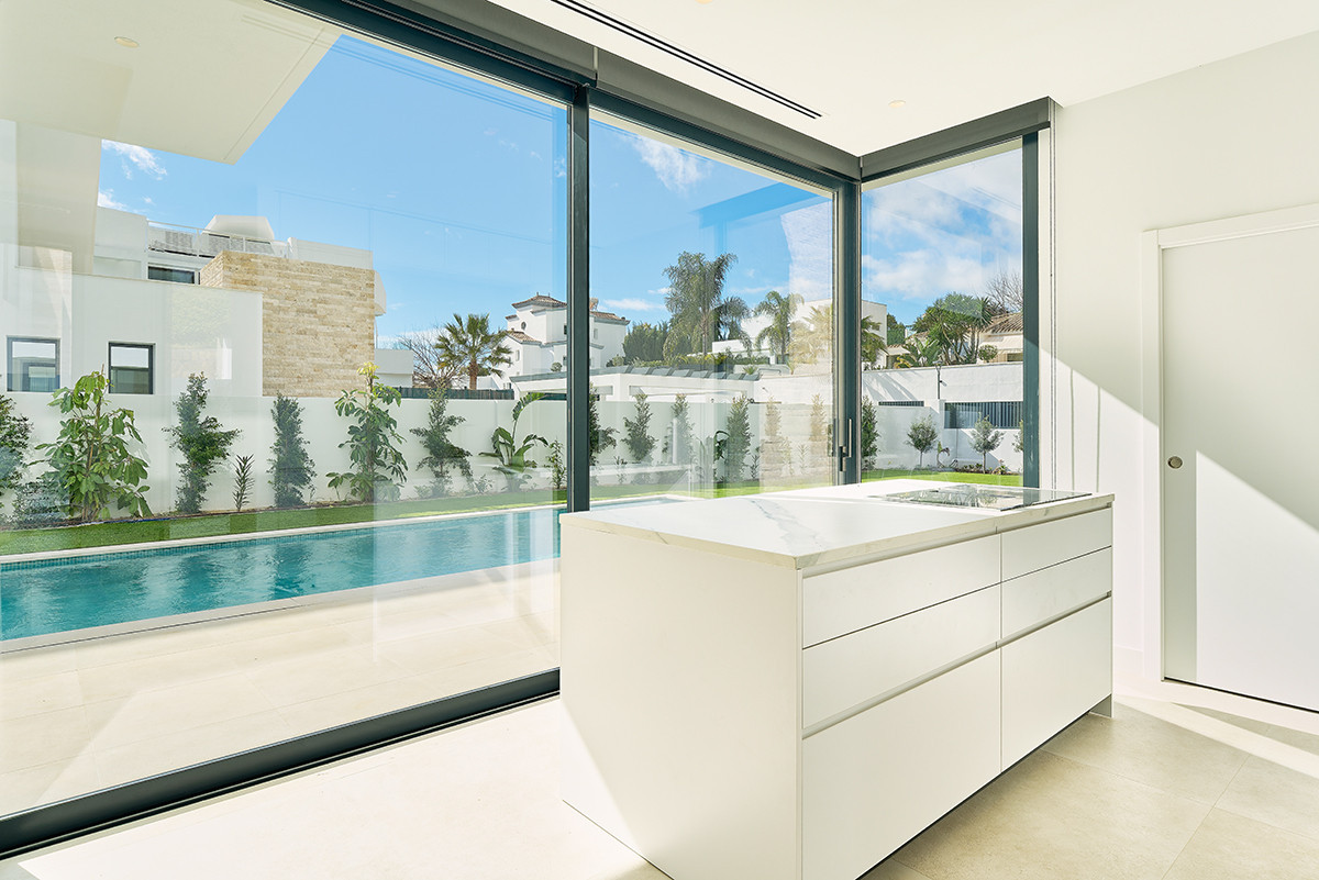 4 Bedroom Villa for Sale in Estepona — 6
