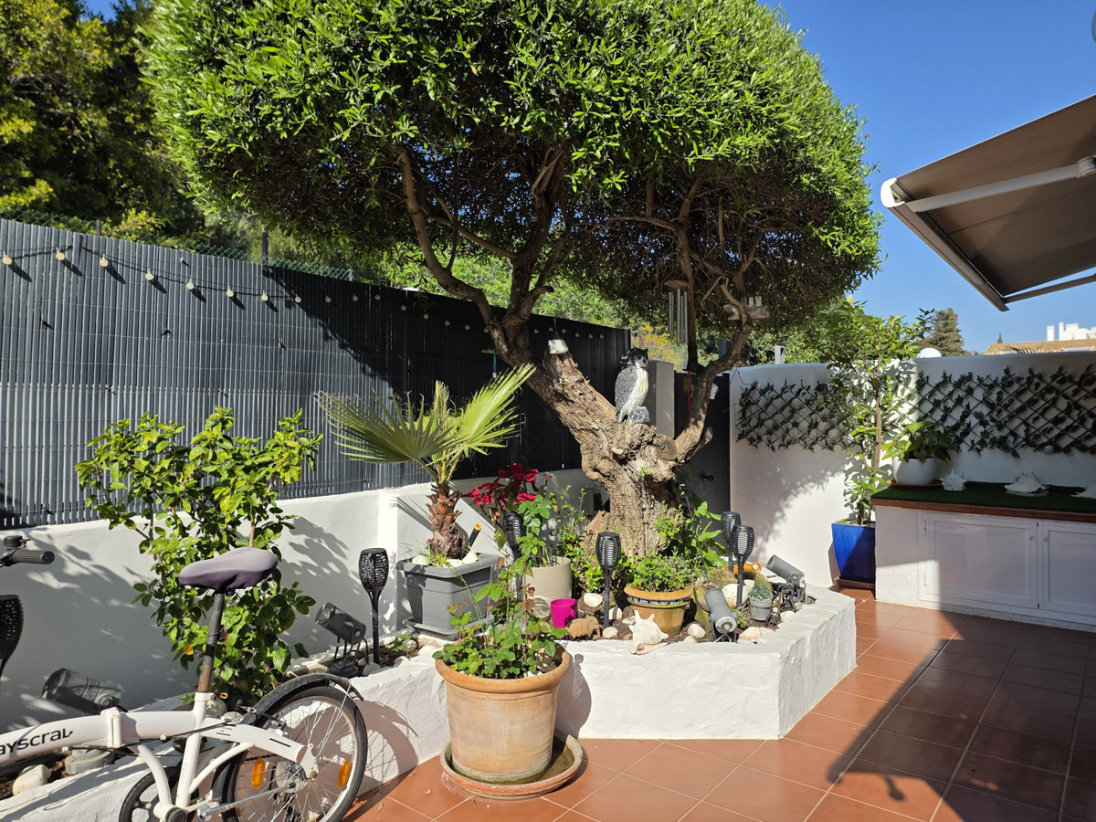 4 Bedroom Villa for Sale in Nagüeles — view 10