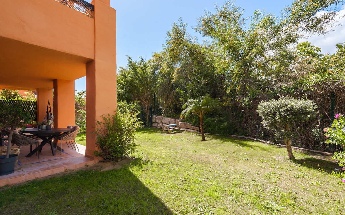 3 Bedroom Apartment for Sale in Benahavís — view 10