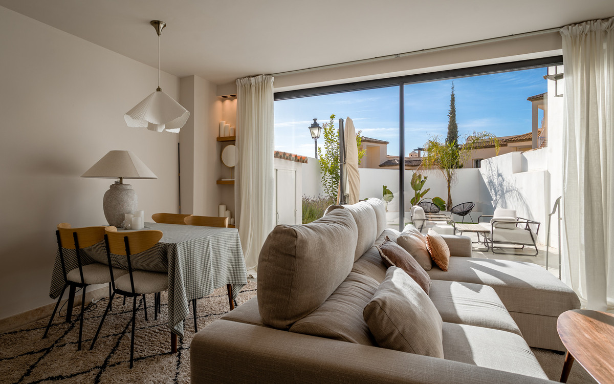 2 Bedroom Villa for Sale in Nueva Andalucía — 3