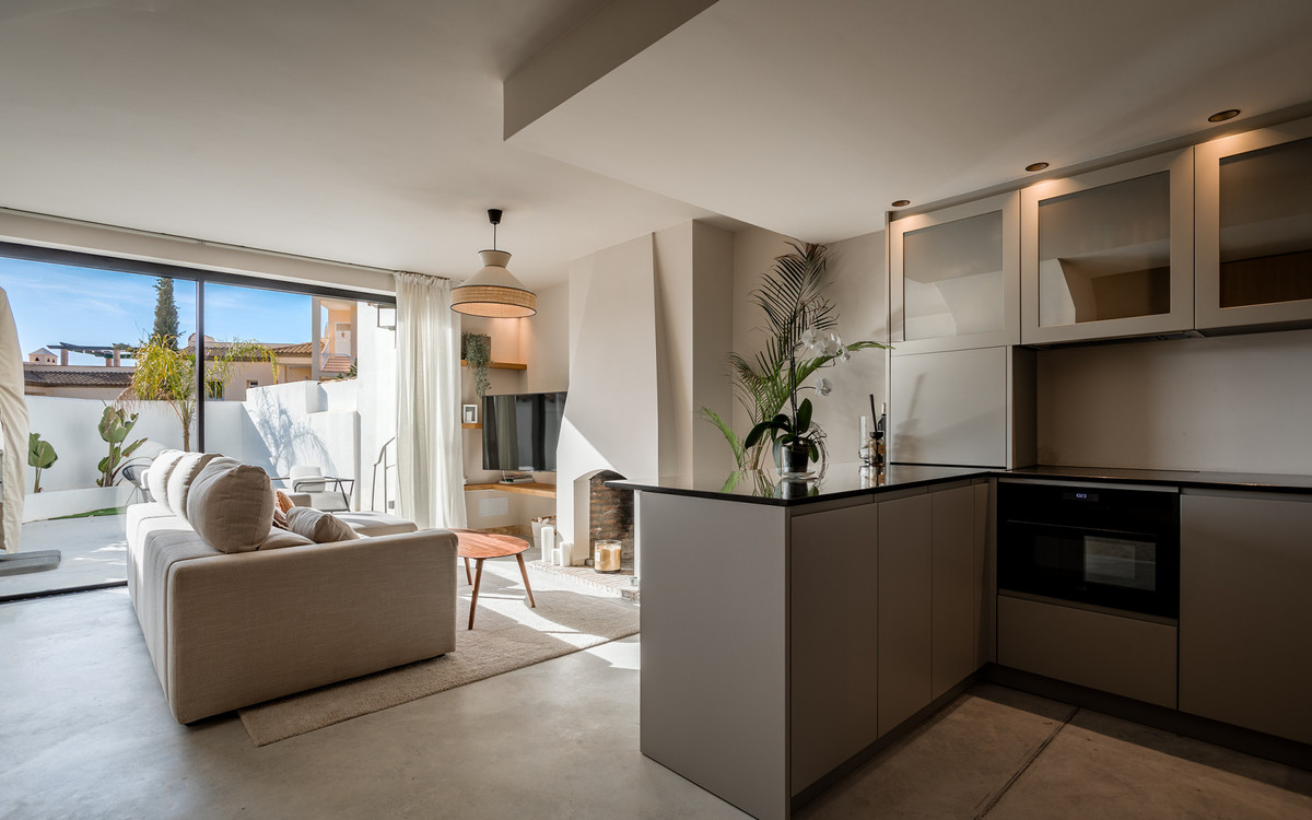 2 Bedroom Villa for Sale in Nueva Andalucía — 5