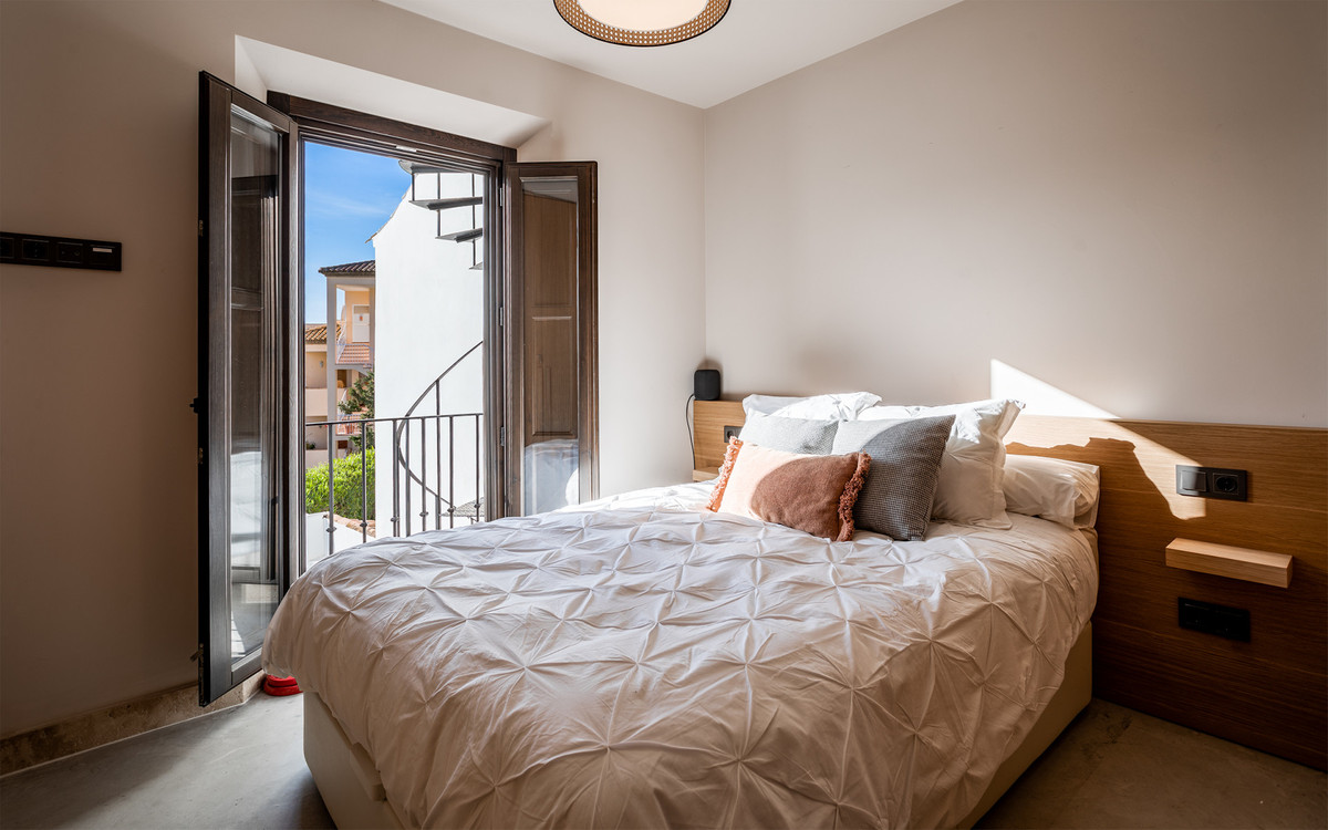 2 Bedroom Villa for Sale in Nueva Andalucía — 7