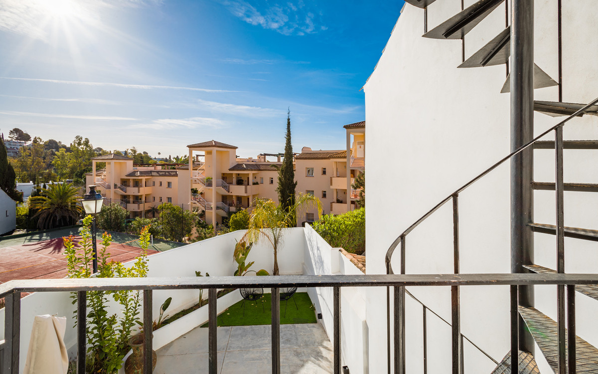 2 Bedroom Villa for Sale in Nueva Andalucía — 8