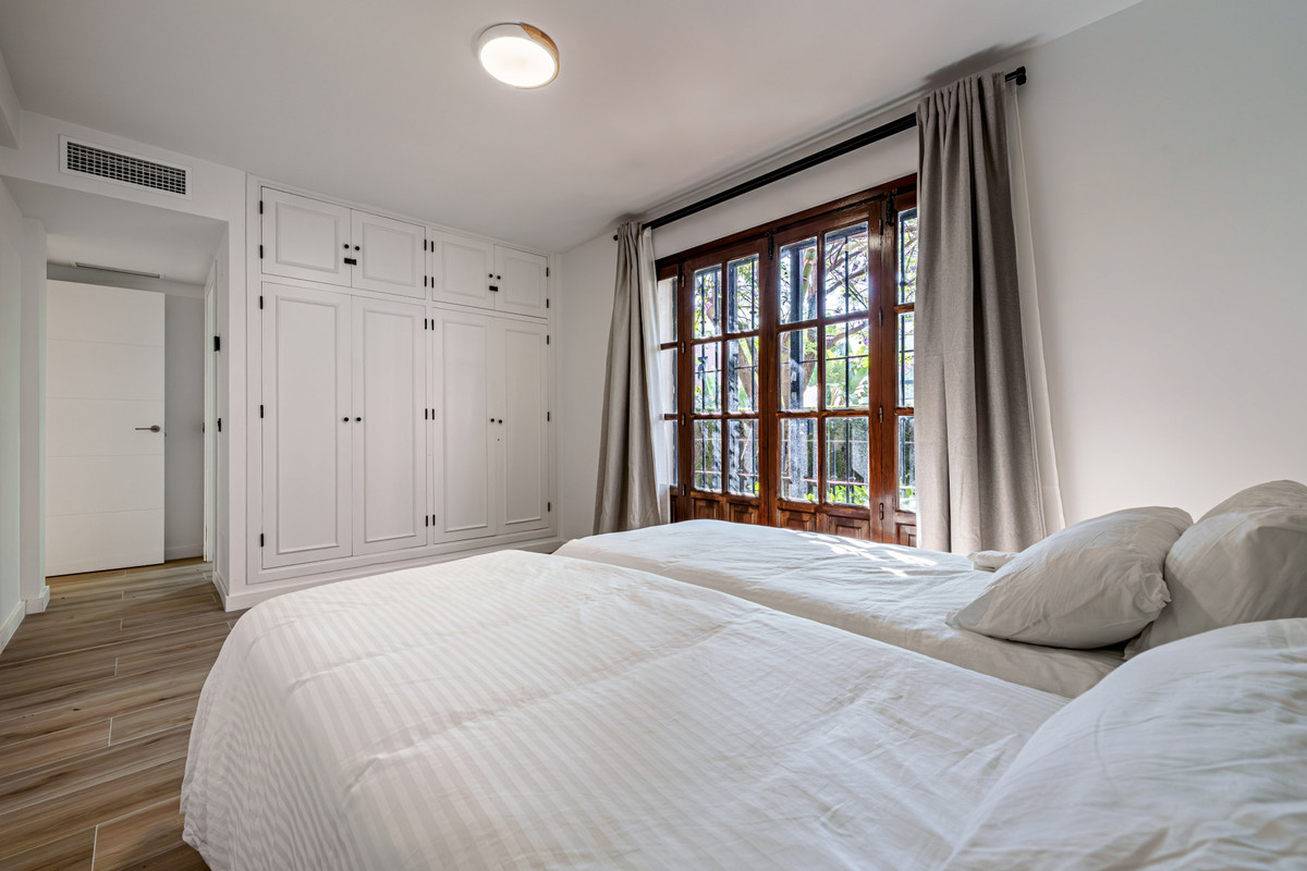 3 Bedroom Apartment for Sale in Sierra Blanca — 9
