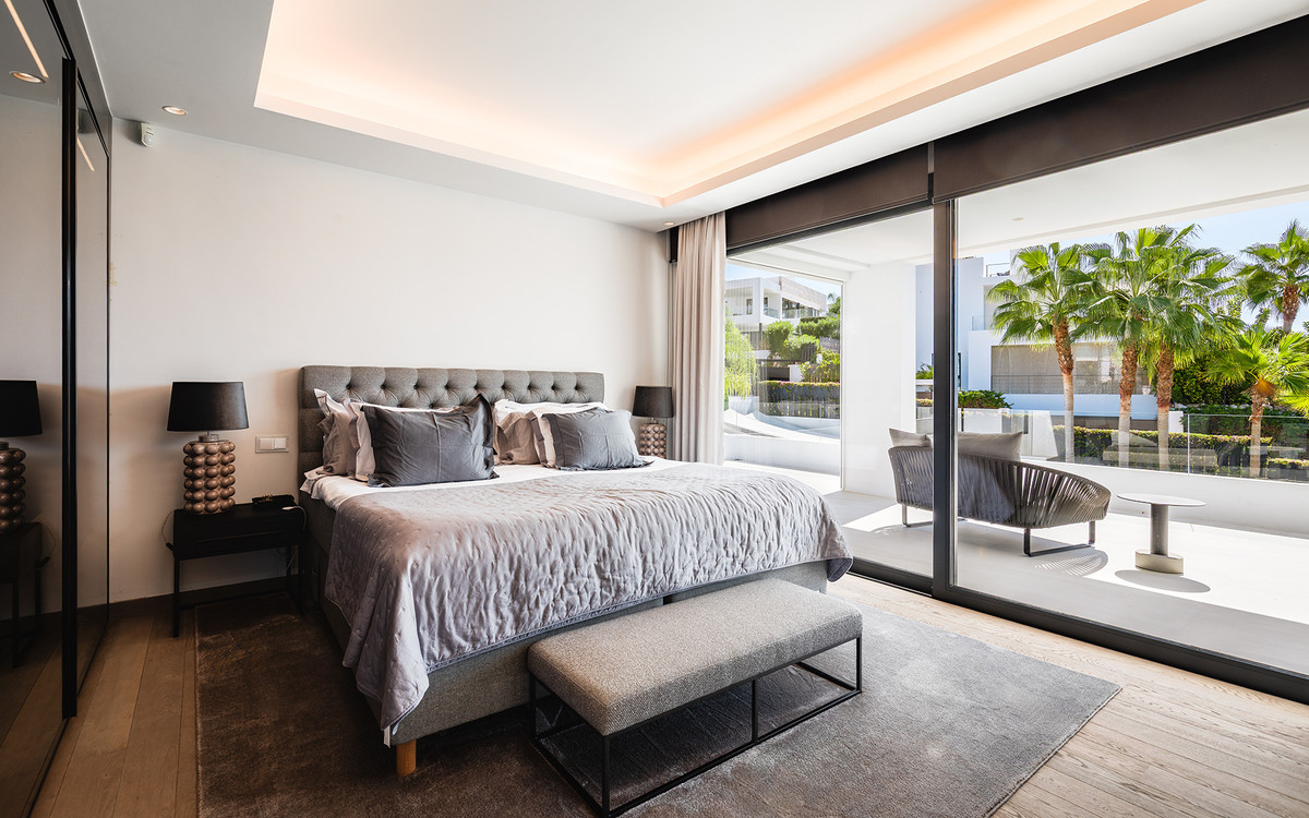 7 Bedroom Villa for Sale in Nueva Andalucía — 4