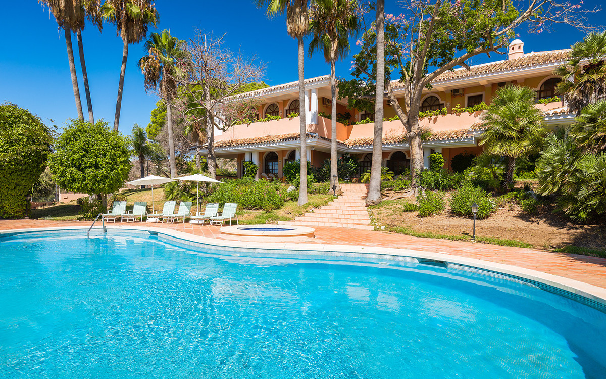20 Bedroom Villa for Sale in The Golden Mile — 6