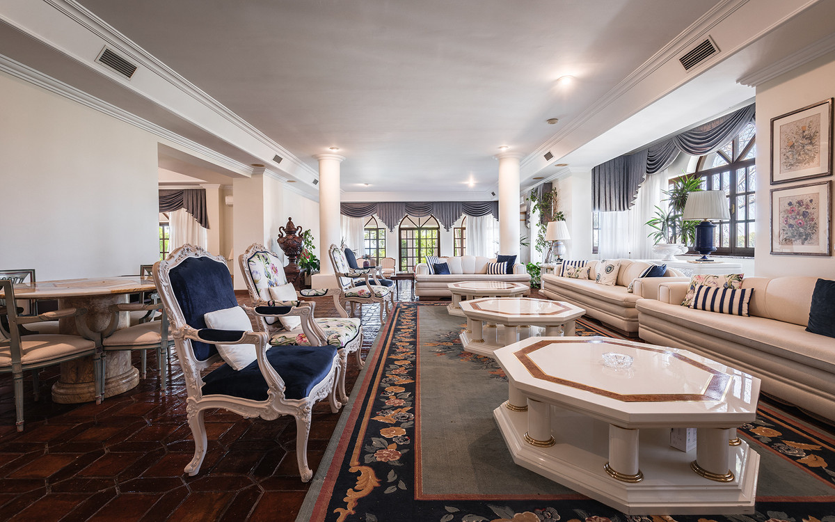 20 Bedroom Villa for Sale in The Golden Mile — 8