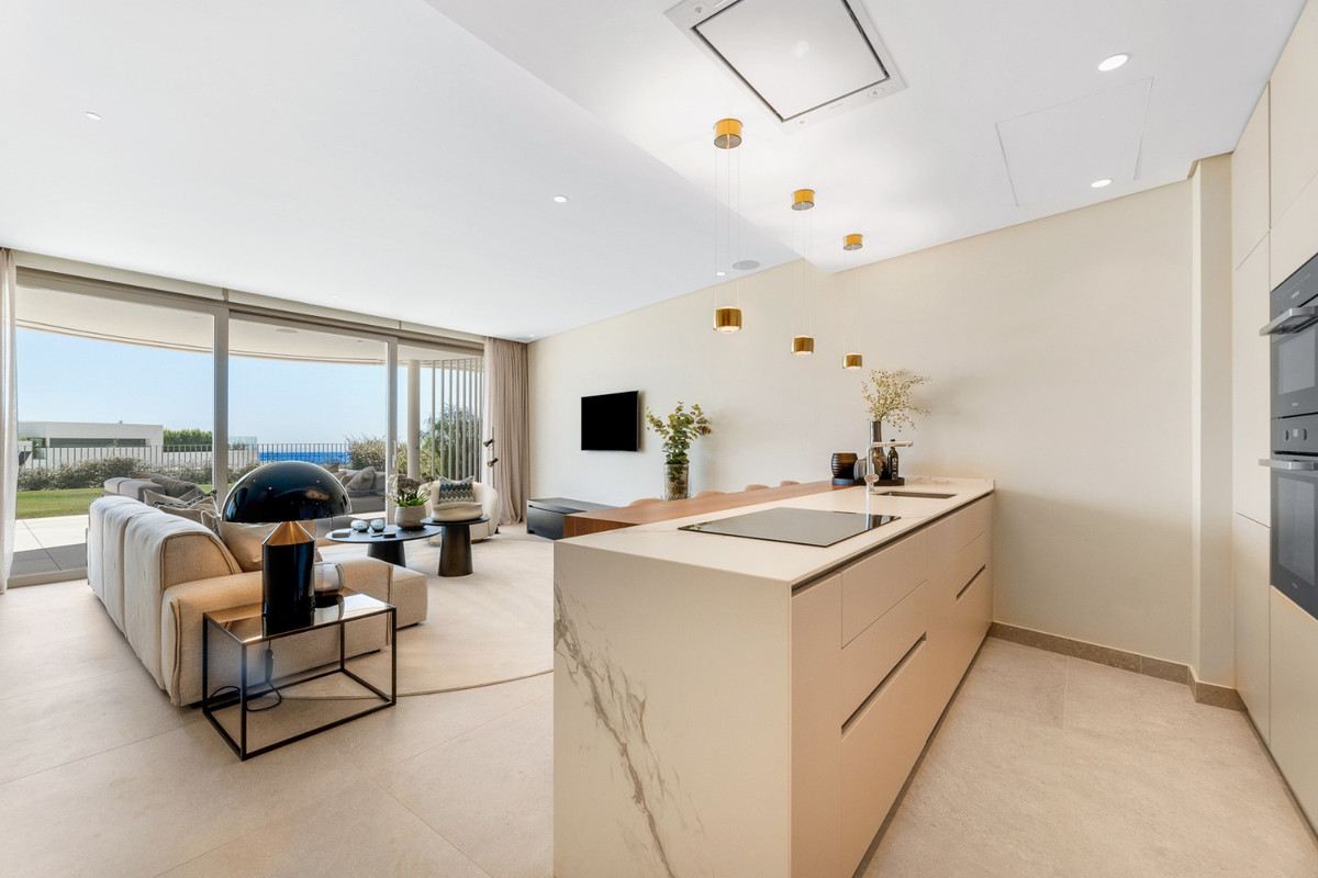2 Bedroom Apartment for Sale in Benahavís — 2