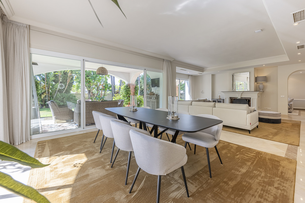 5 Bedroom Villa for Sale in Benahavís — 6