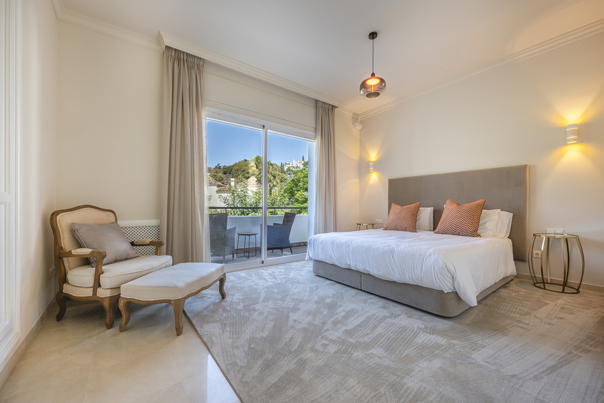 5 Bedroom Villa for Sale in Benahavís — 9